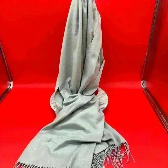 Zen Elk London Scarf And Gloves Gift Set. Stored In Box, Included. EUC - Picture 7 of 15